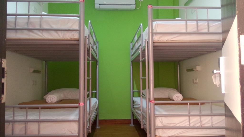 Cx Hostel Kuta Raya Habitación foto