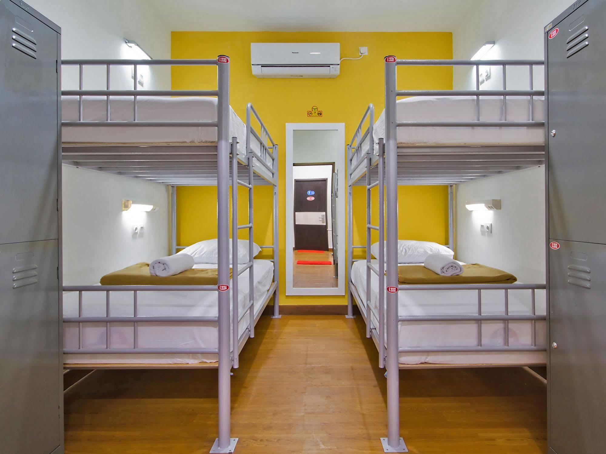 Cx Hostel Kuta Raya Exterior foto